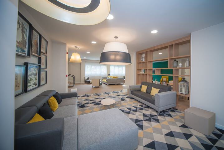 Guest Lobby