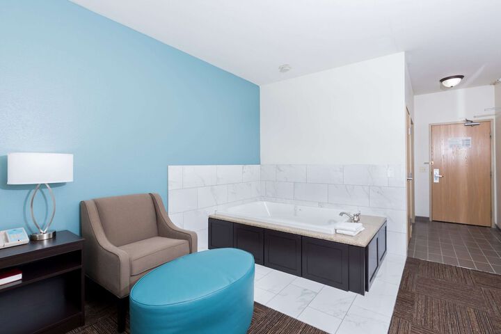 Jetted tub