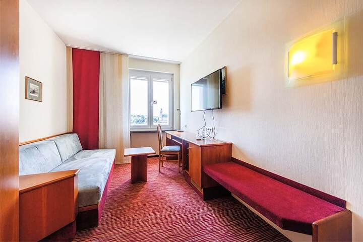 Room 53 of 130