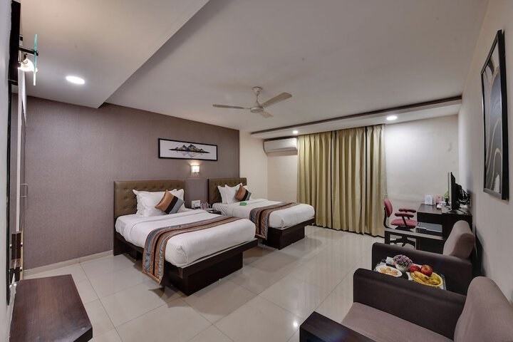 Room 9 of 25