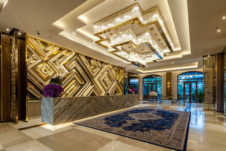Entrance & Lobby