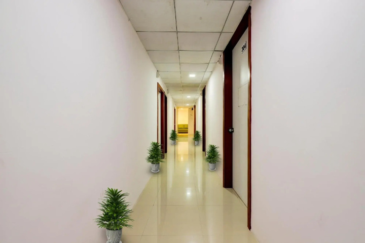 Room 6 of 8