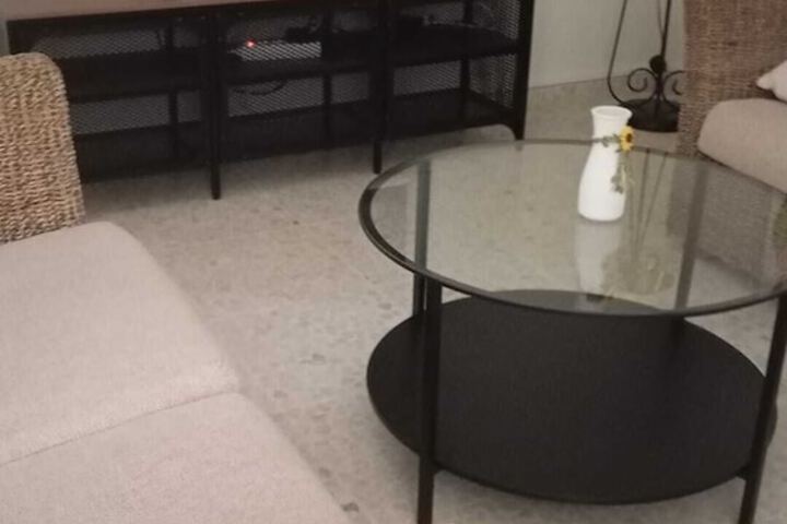 Room 12 of 28