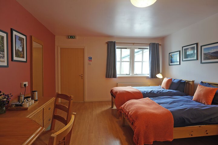 Room 3 of 33