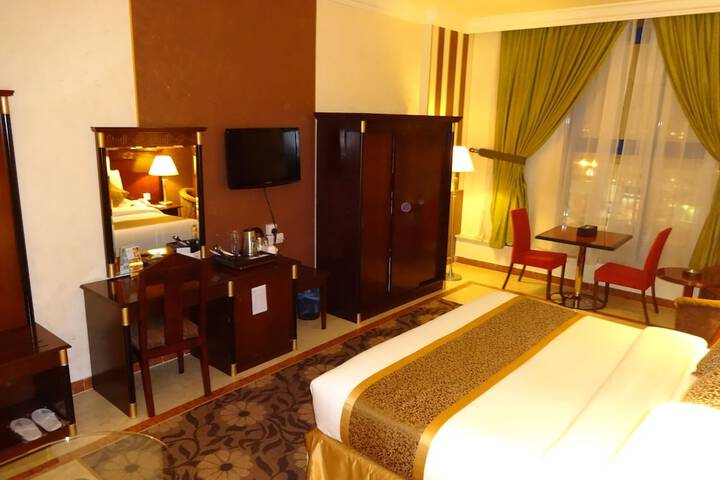 Room 10 of 24