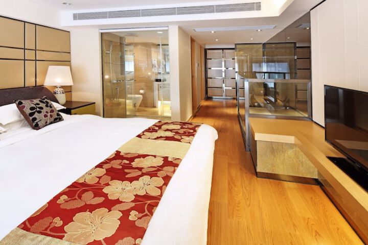 Room 15 of 26