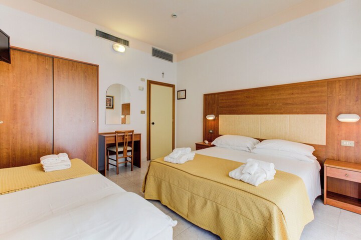 Room 19 of 41