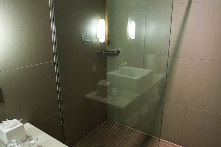Room 53 of 70