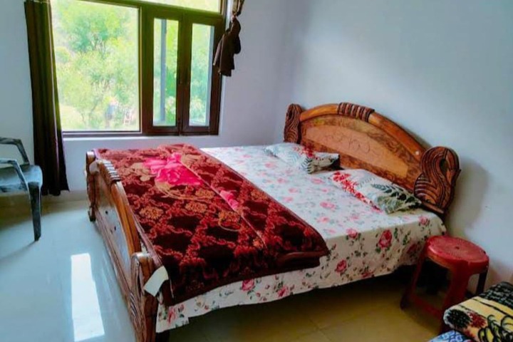 Room 3 of 12