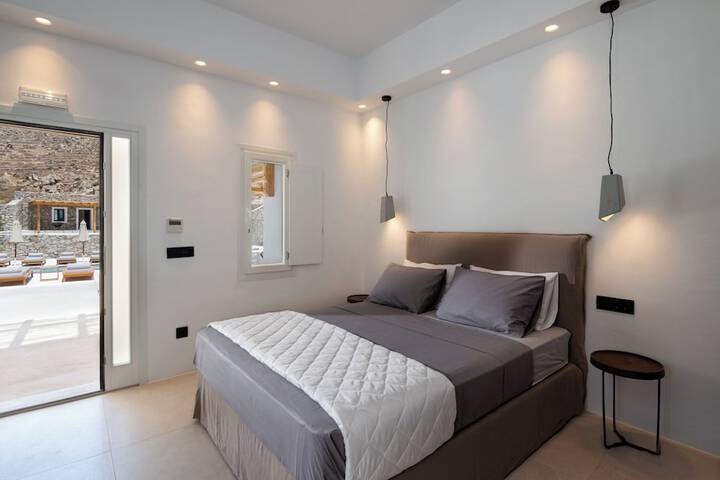 Room 13 of 80