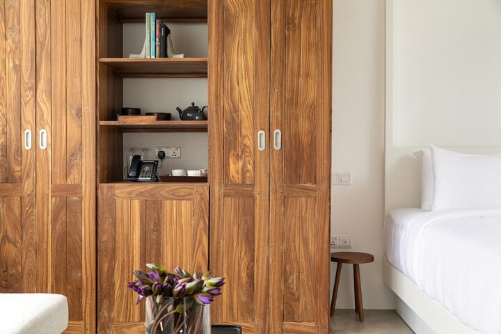 Room 5 of 147
