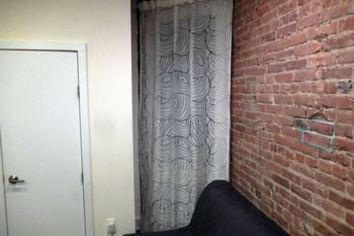 Room 5 of 7