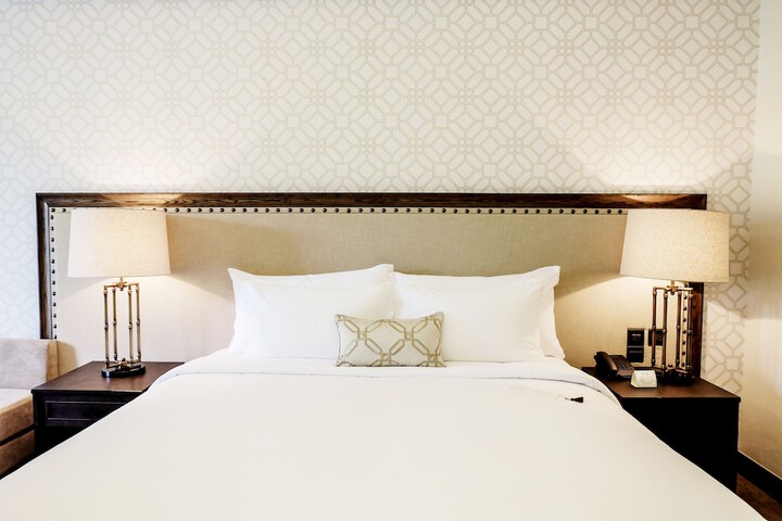 Room 9 of 184