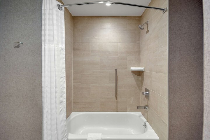 1 King 2 Room Suite Mobility Accessible with Tub (1 of 17)