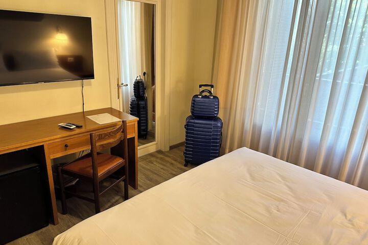 Room 14 of 36