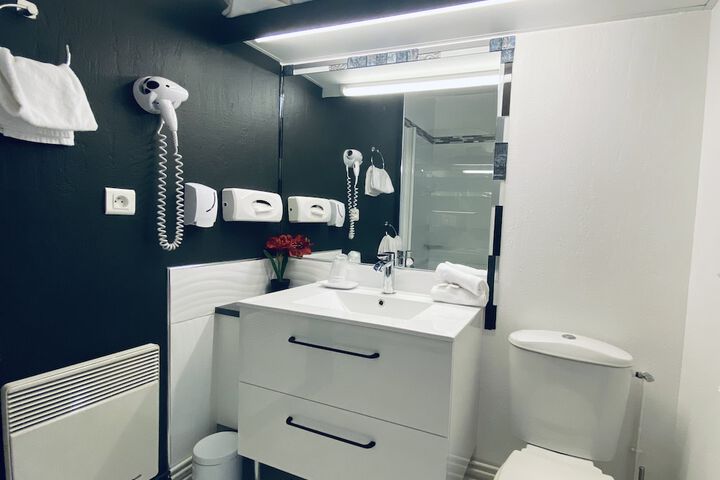 Room 44 of 72