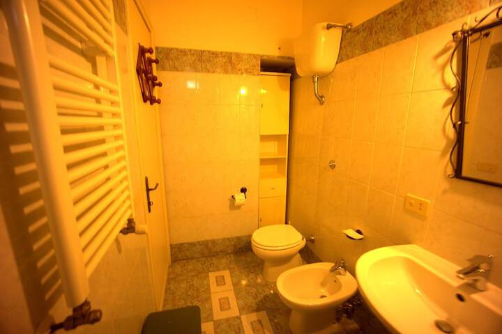 Room 19 of 28