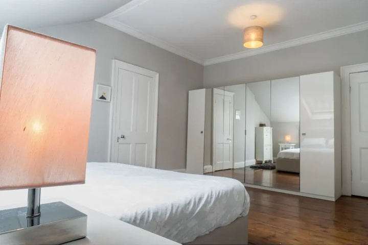 Room 3 of 12