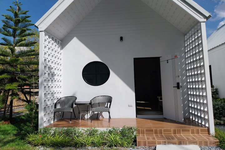 Hotel Exterior 46 of 47