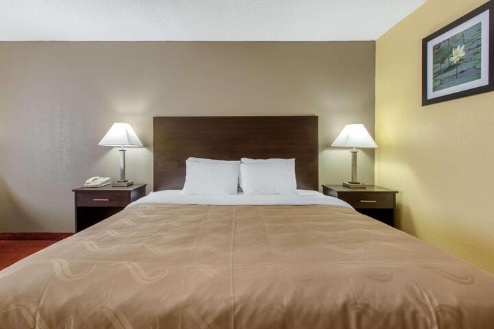 1 King Bed (9 of 12)