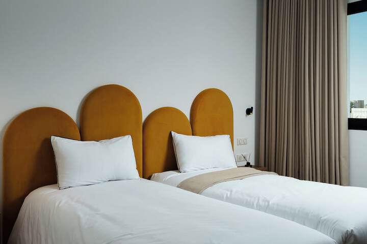 Room 17 of 74