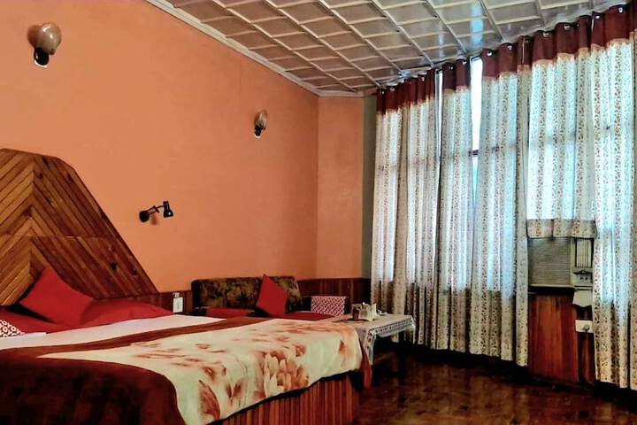 Room 3 of 61