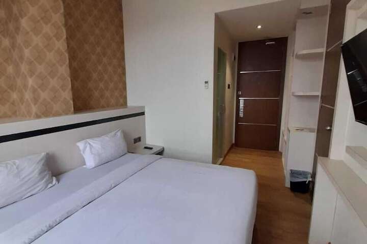Room 13 of 46