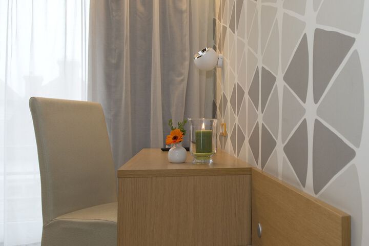 Room 4 of 14