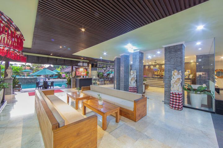 Entrance & Lobby