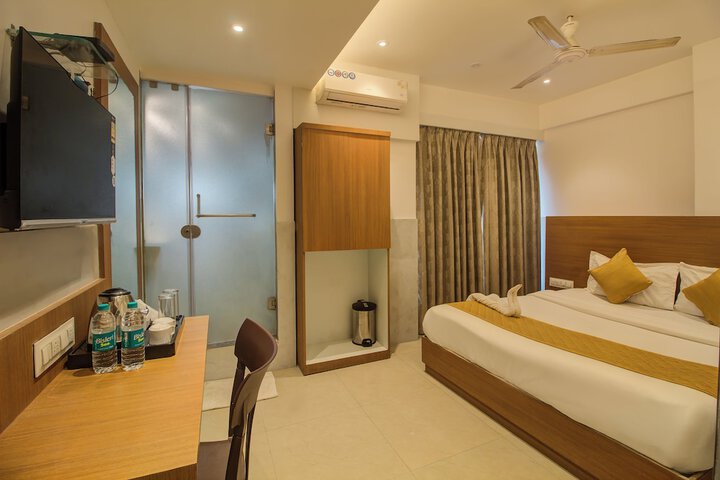 Room 62 of 86