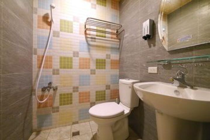 Room 14 of 118