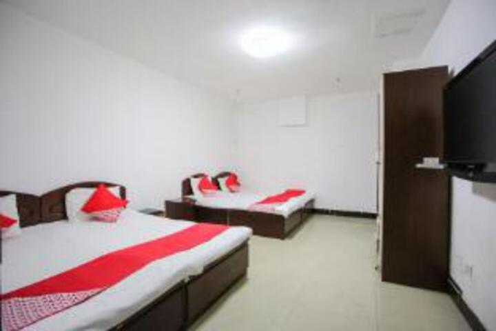 Room 6 of 6