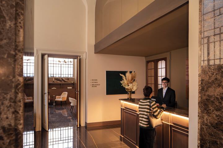 Entrance & Lobby