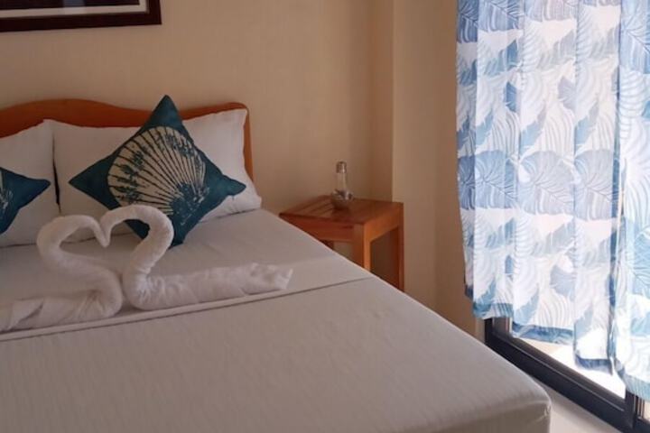 Room 6 of 16