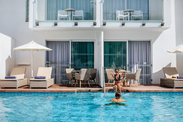 Pool 62 of 110