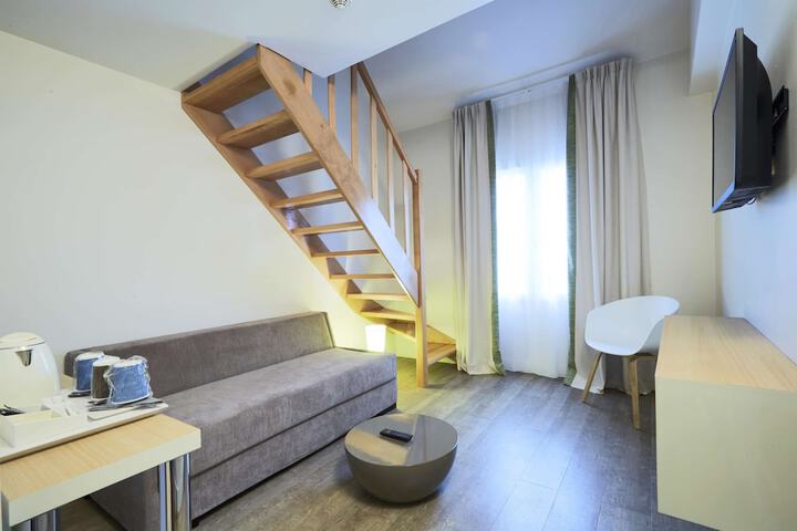 Room 8 of 42