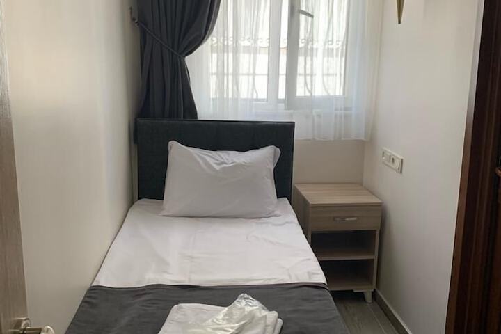Room 3 of 20