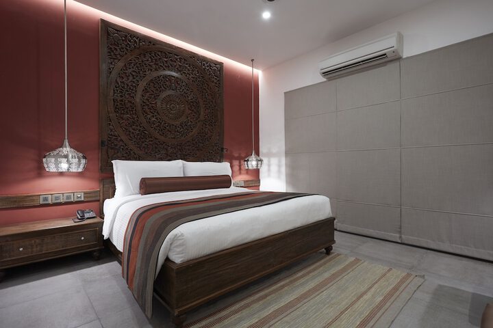 Room 9 of 68