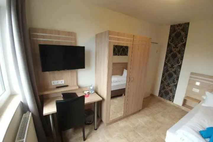 Room 2 of 13