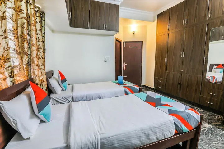 Room 12 of 23