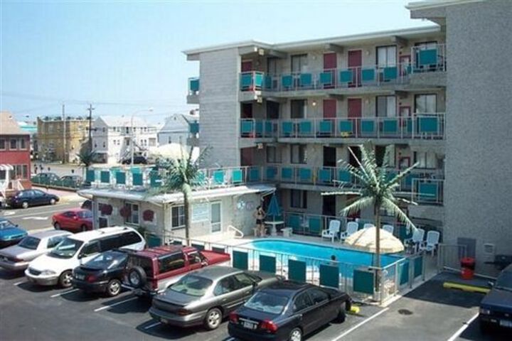 Hotel 4 of 63