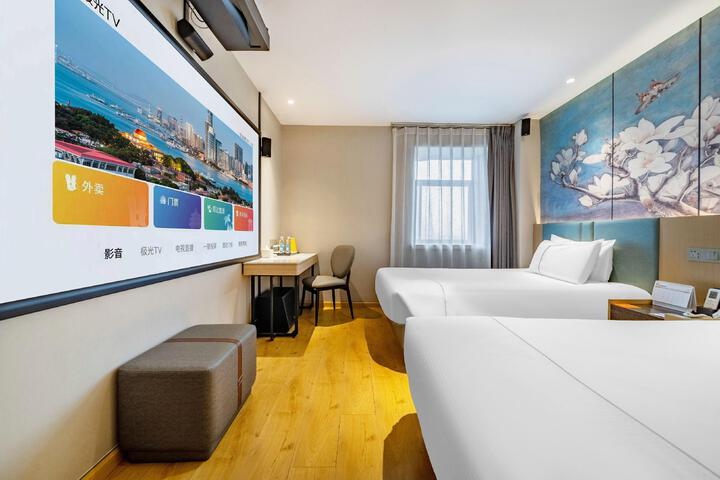 Room 12 of 31