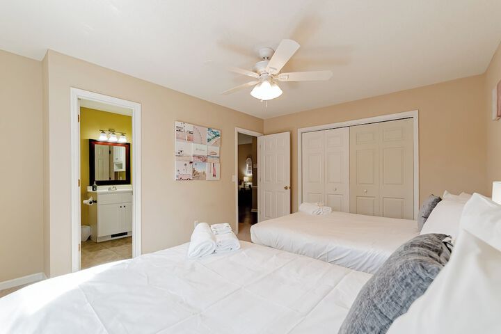 Room 2 of 40