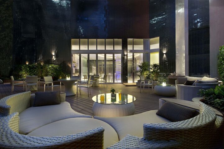 Hotel Exterior 31 of 32