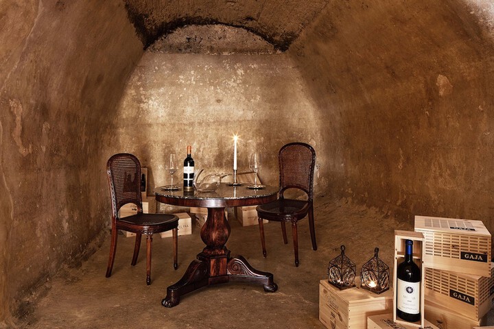 Dining 83 of 136