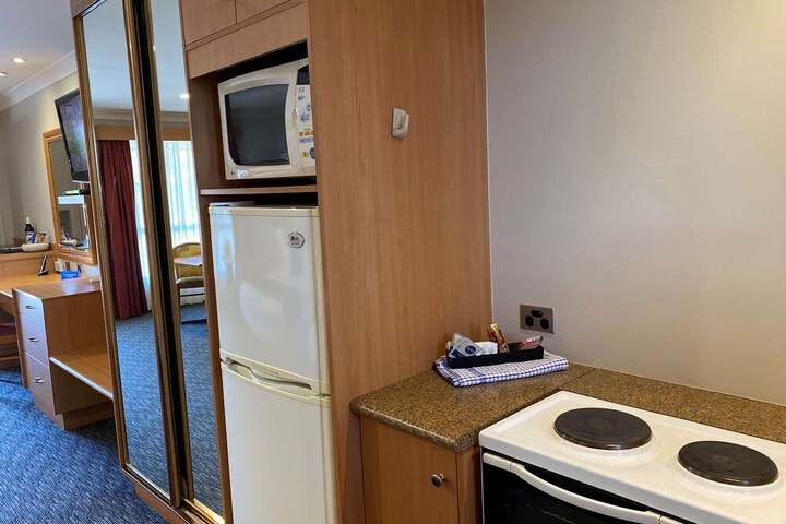 Room 42 of 106