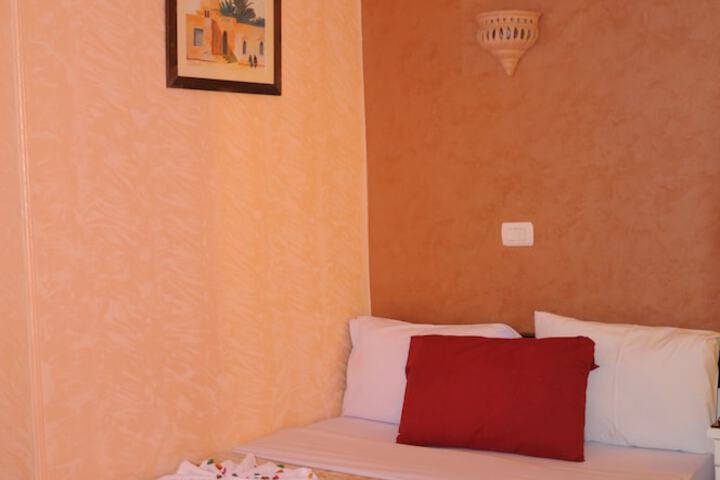 Room 28 of 95