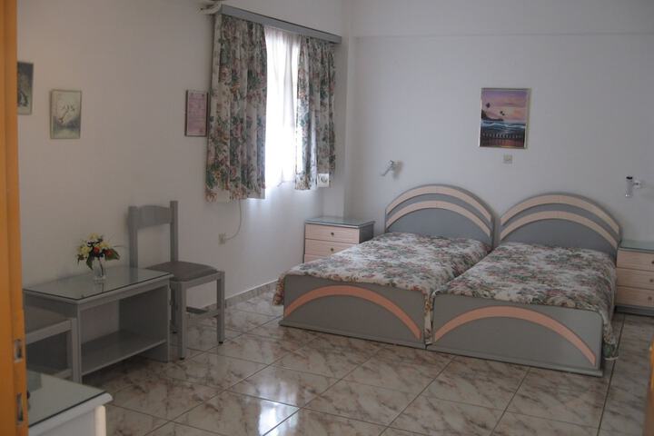Room 2 of 42