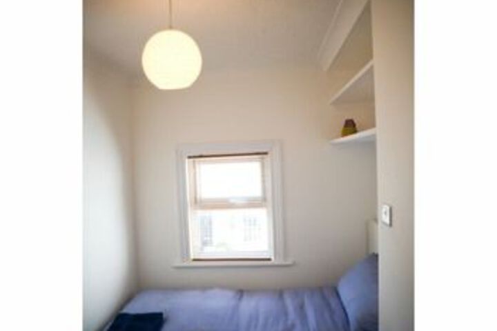 Room 6 of 25