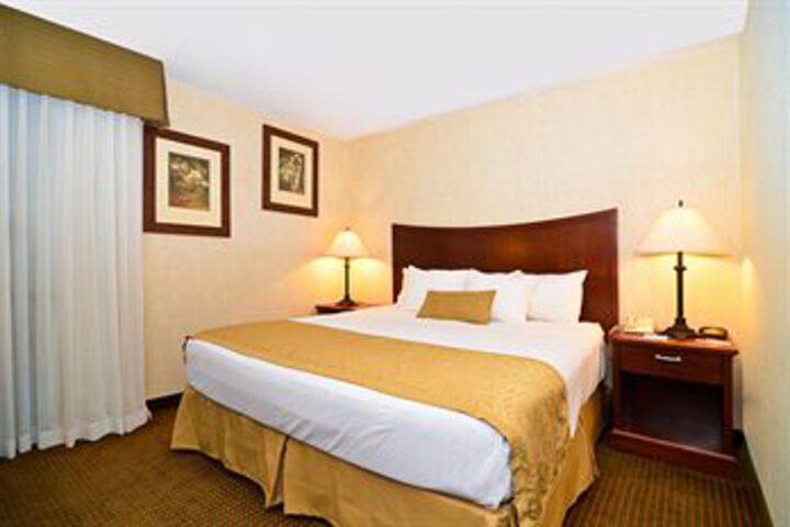 Room 15 of 38